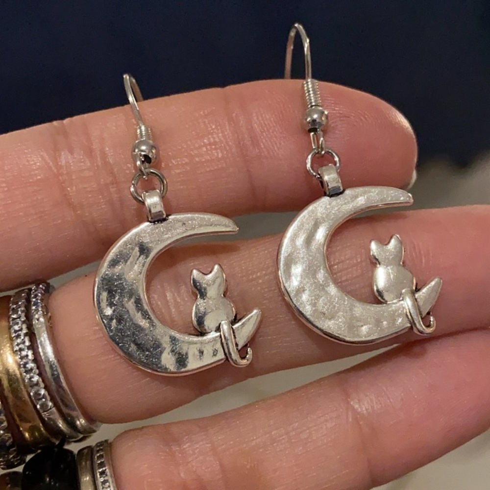 Cat moon jewelry . Silver plated moon & cats . Boho earrings & necklace set - Picture 2 of 9